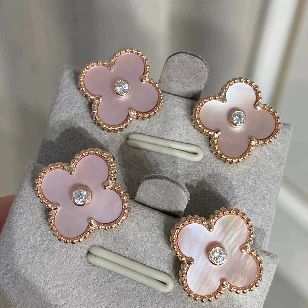Mysitc CLOVER MEDIUM 1 MOTIFS PINK MOP DIAMOND EARRINGS