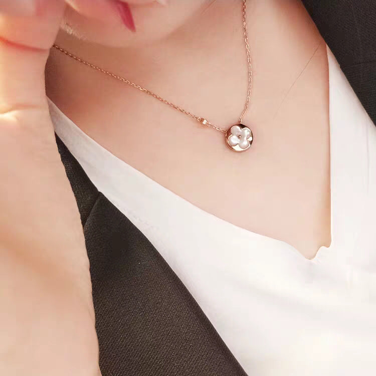 Mysitc SUN MOP GOLD 1 DIAMOND NECKLACE