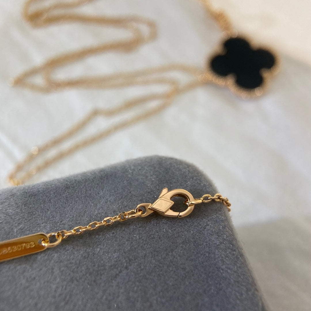 Mysitc CLOVER 25MM NECKLACE GOLD ONYX