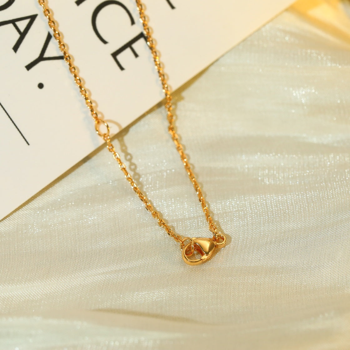Mysitc VOLT SILVER DIAMOND PEDANT NECKLACE