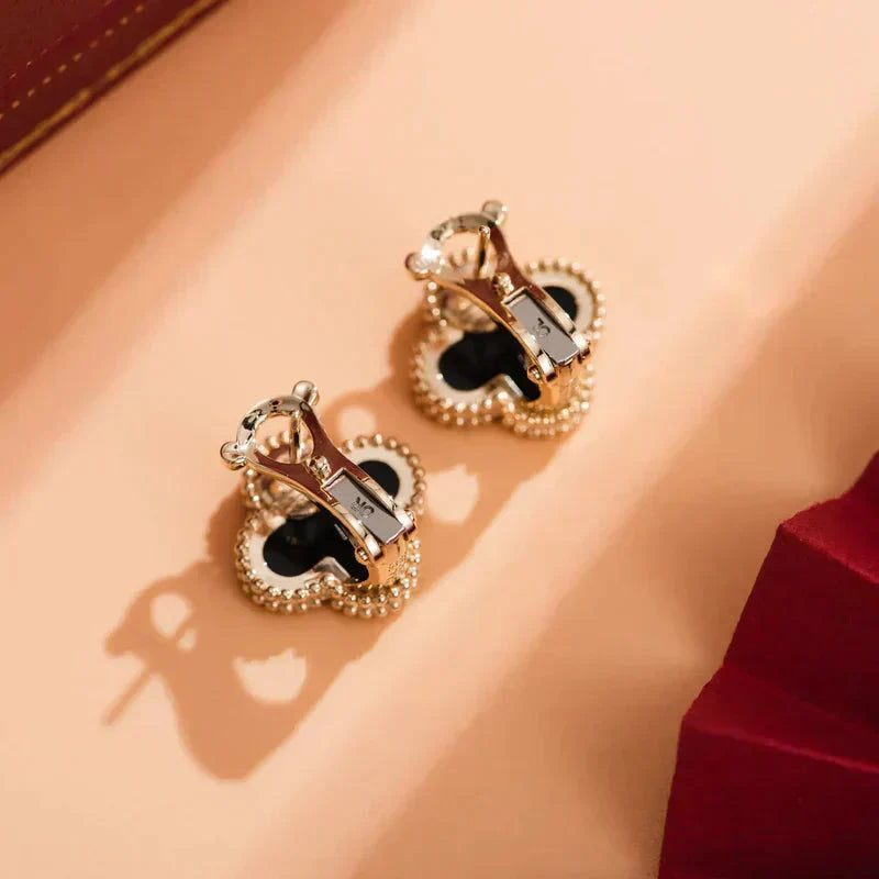 Mysitc CLOVER MEDIUM 1 MOTIFS ONYX STUD EARRINGS