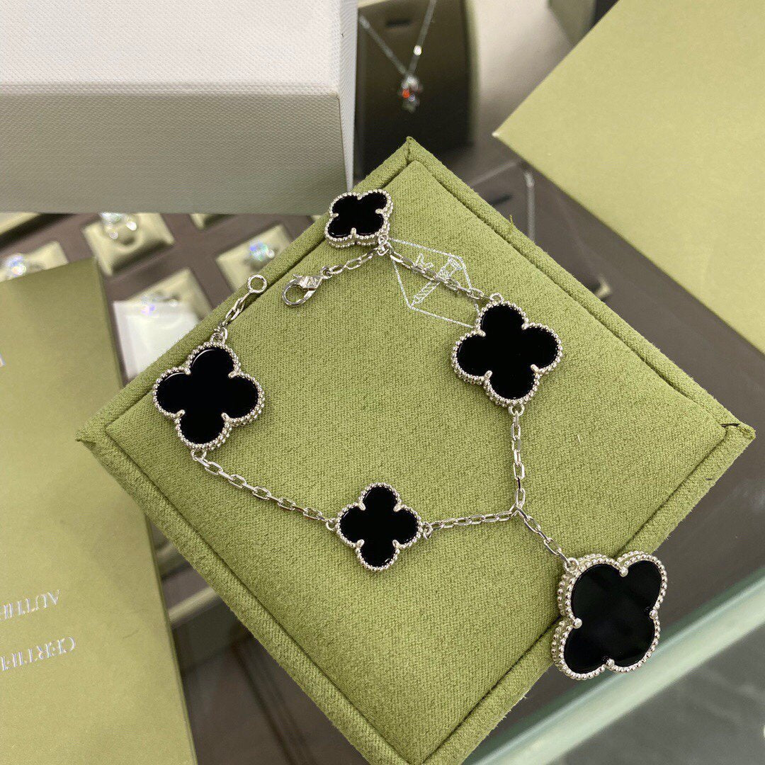 Mysitc CLOVER 5 MOTIFS SIVLER ONYX BRACELET