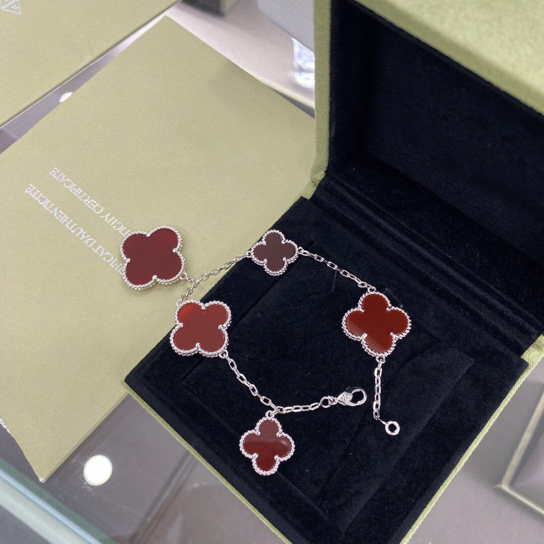 Mysitc CLOVER 5 MOTIFS SIVLER CARNELIAN BRACELET