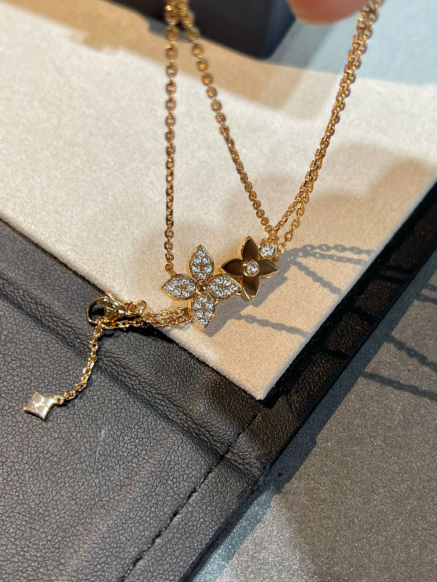 Mysitc STAR BLOSSOM NECKLACE PINK GOLD DIAMONDS