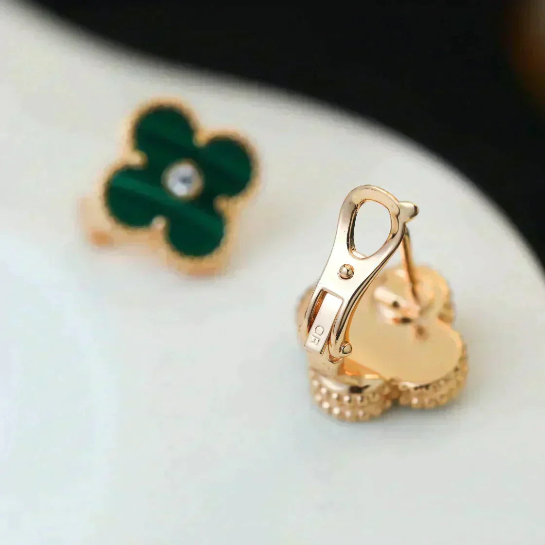 Mysitc CLOVER MEDIUM 1 MOTIFS MALACHITE DIAMOND EARRINGS