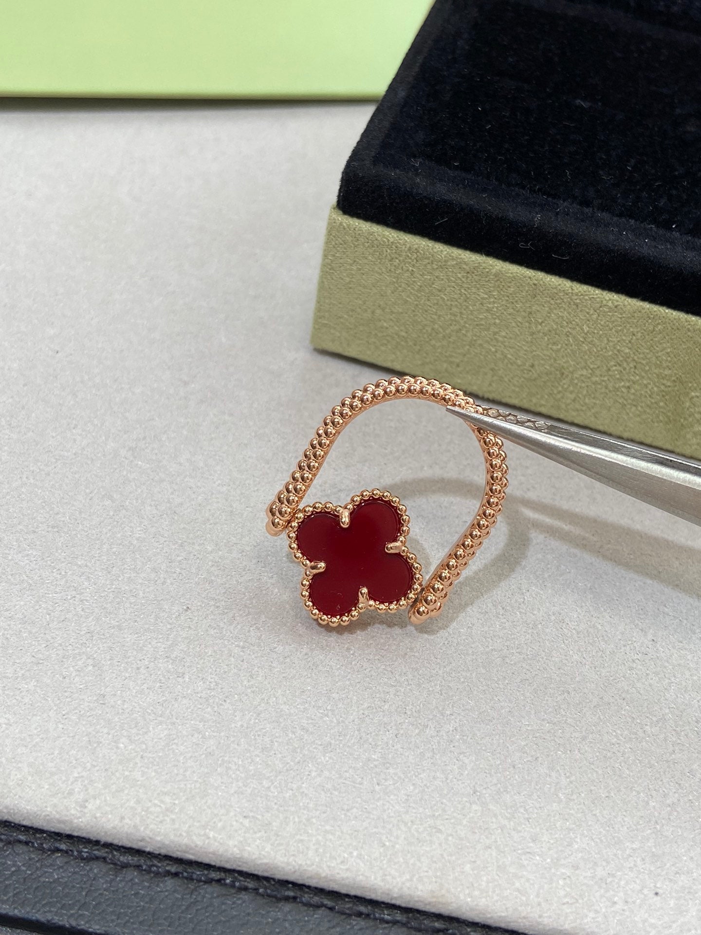 Mysitc CLOVER RIVERSIBLE ROSE GOLD RING