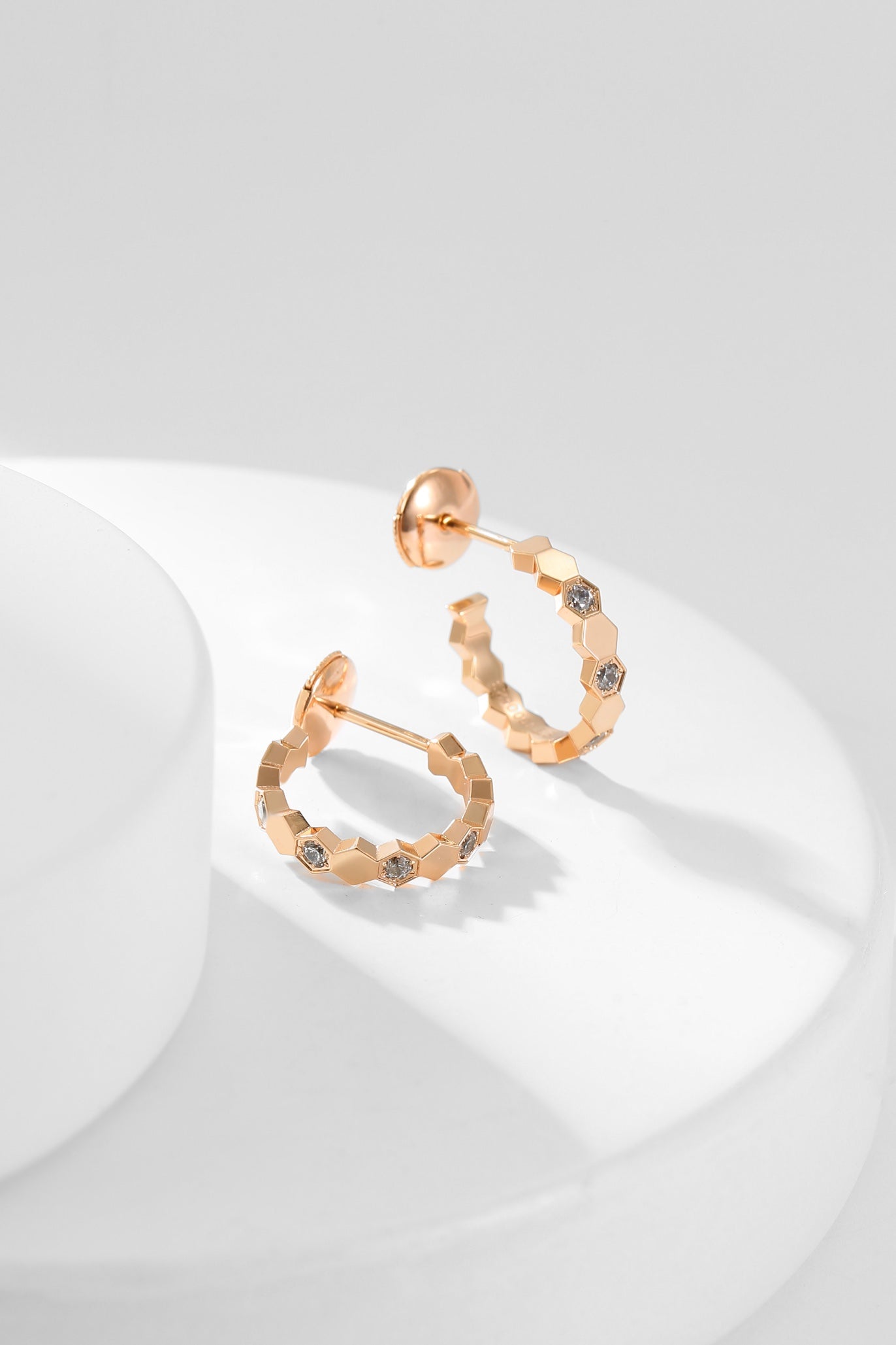 Mysitc BEE LOVE DIAMOND HOOP EARRINGS