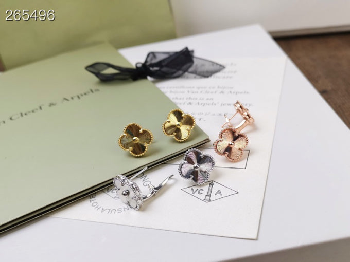 Mysitc CLOVER MEDIUM STUD EARRINGS