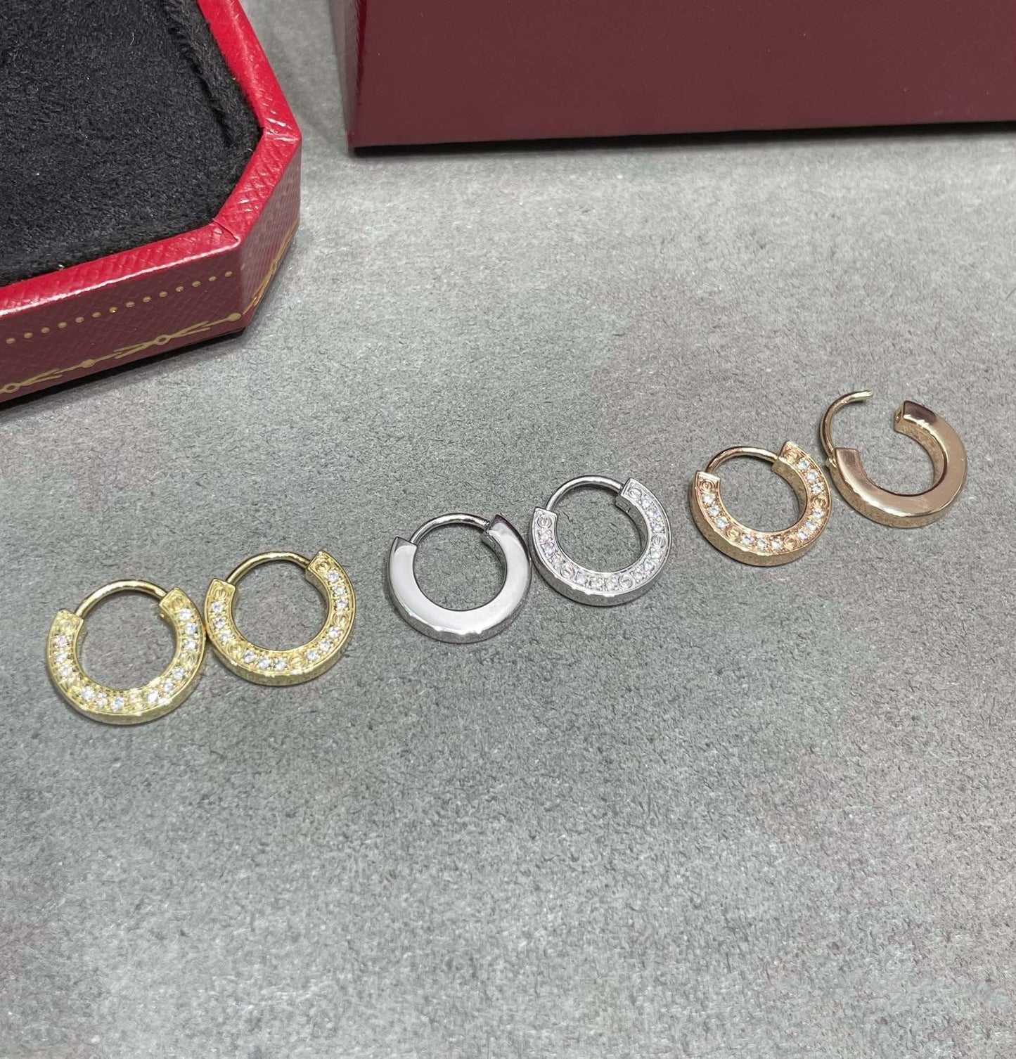 Mysitc LOVE DIAMOND EARRINGS