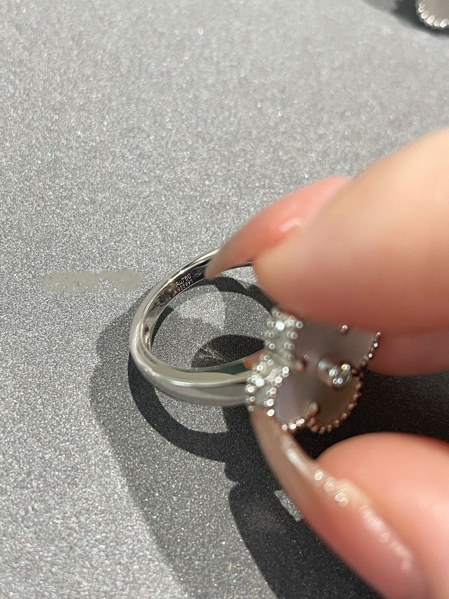 Mysitc CLOVER SILVER MOP DIAMOND RING