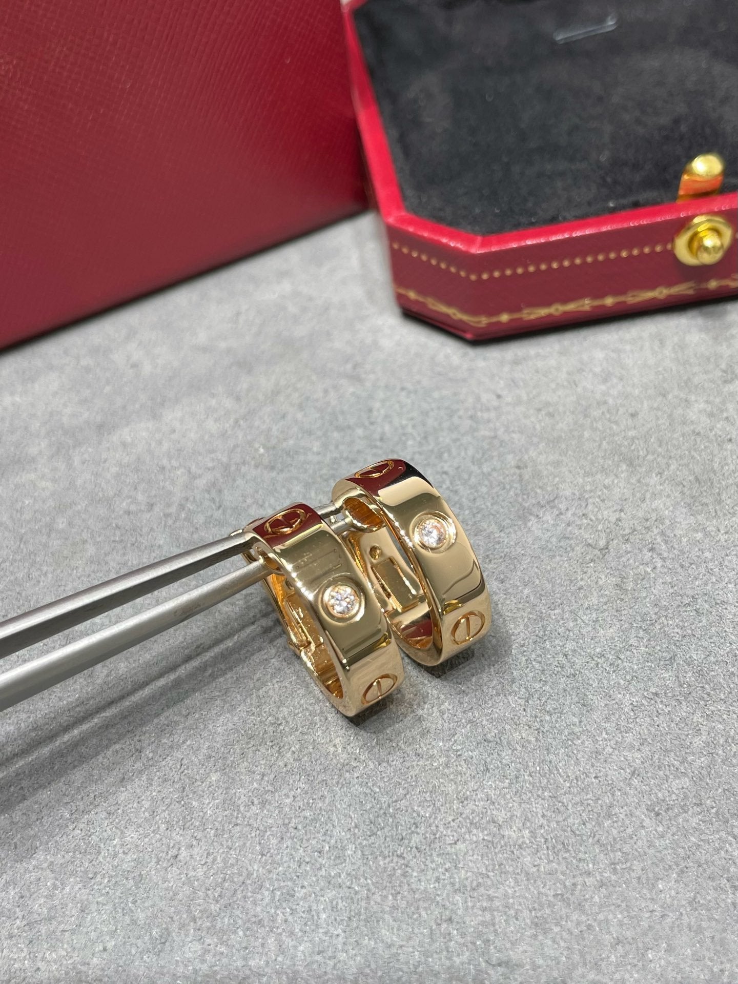 Mysitc LOVE 5.5MM 1 DIAMOND EARRINGS