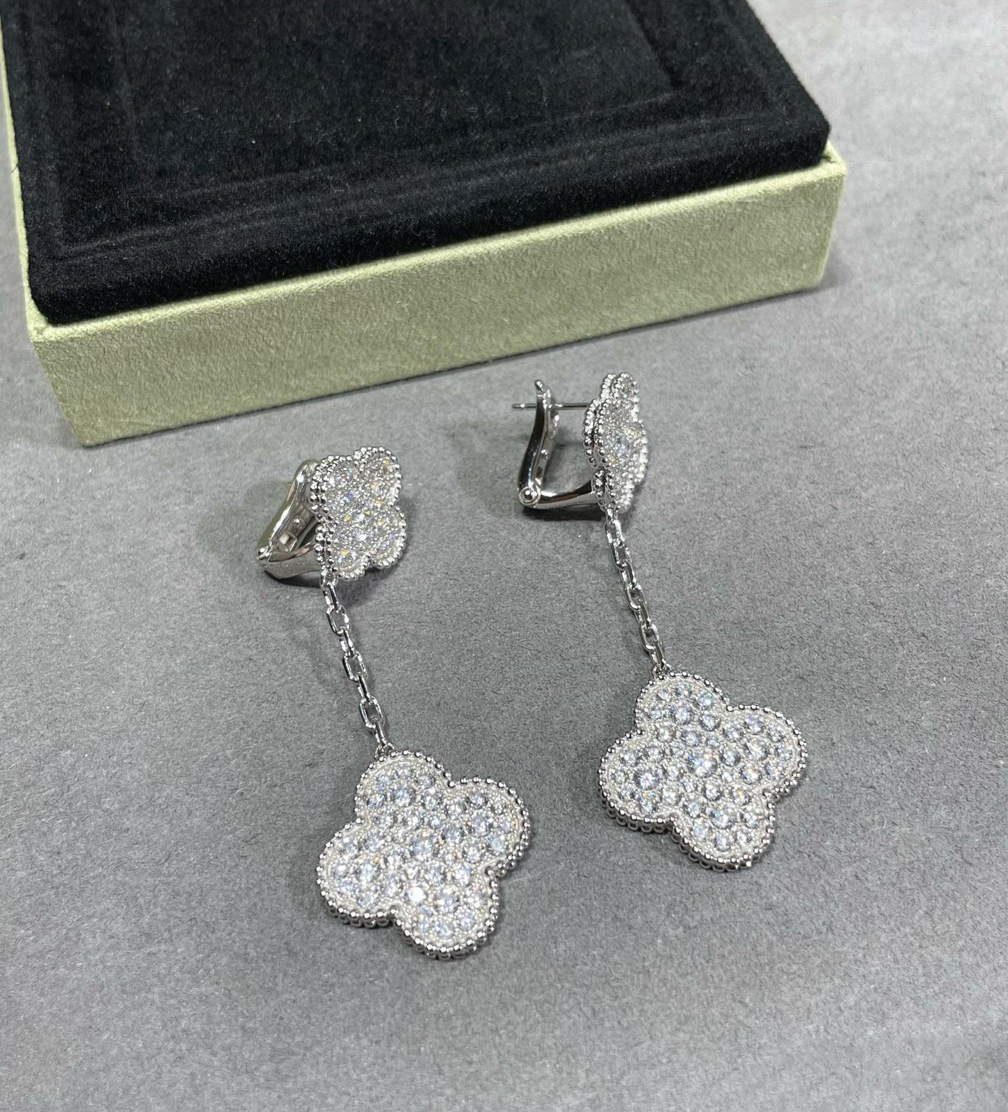 Mysitc CLOVER 2 MOTIFS DIAMOND PAVED SILVER EARRINGS