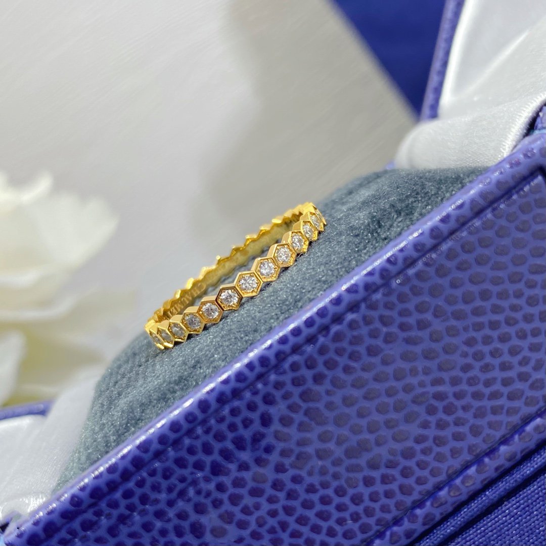 Mysitc BEE LOVE DIAMOND PAVED SMALL RING