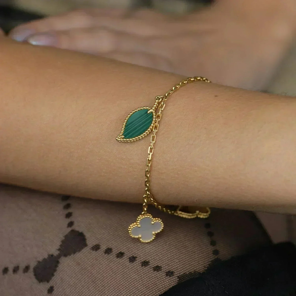 Mysitc LUCKY SPRING 5 MOTIF GOLD BRACELET