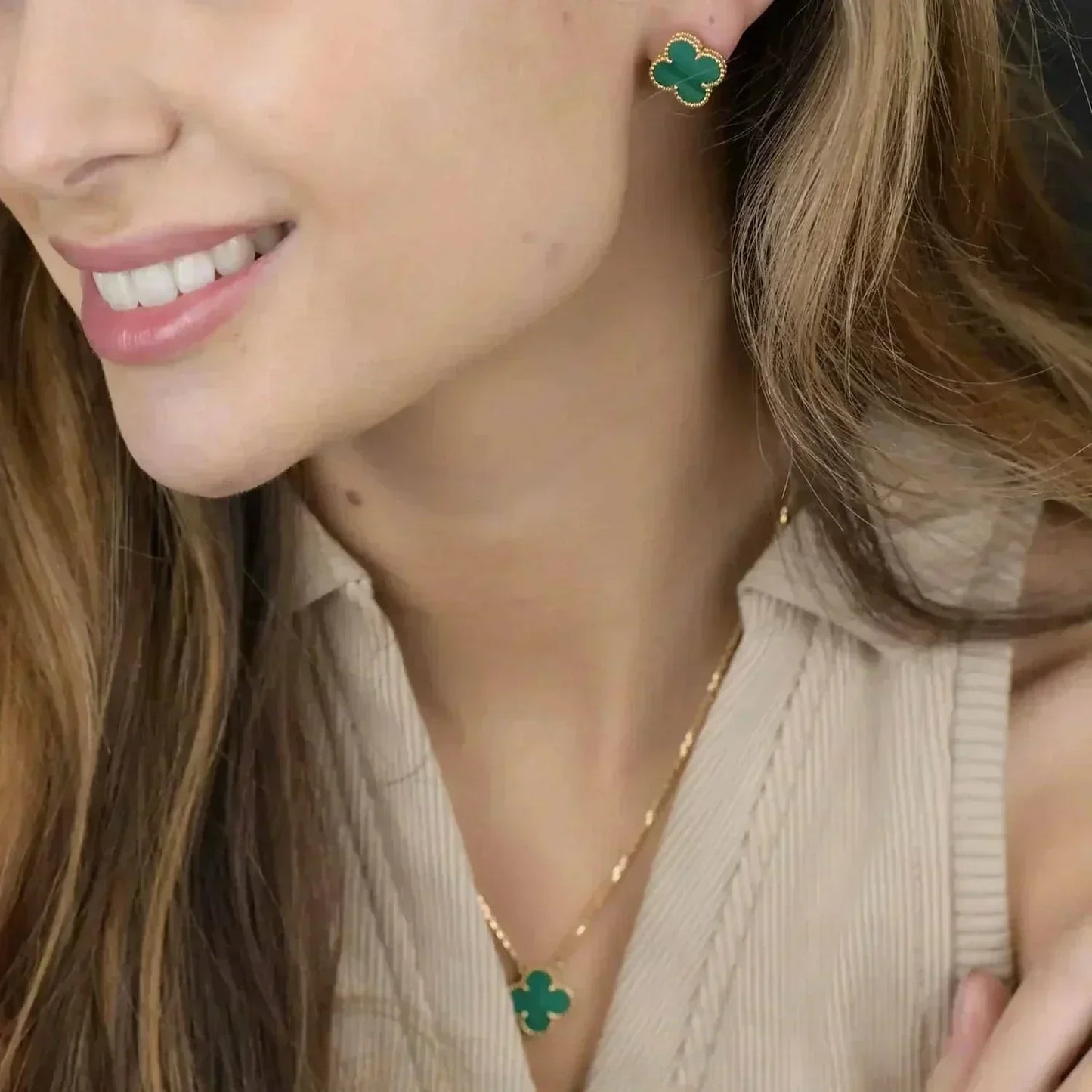 Mysitc CLOVER MINI 9.5MM MALACHITE EARRINGS