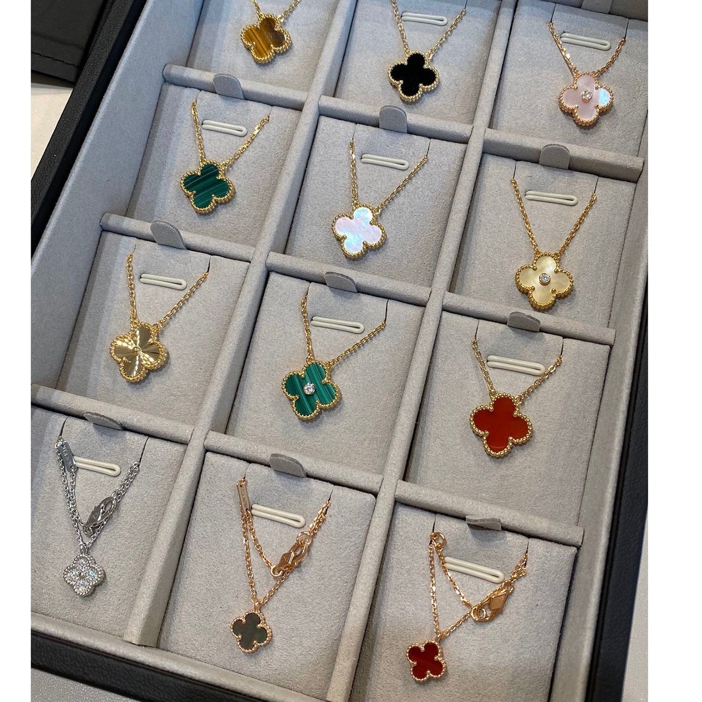 Mysitc CLOVER 15MM LASER NECKLACE