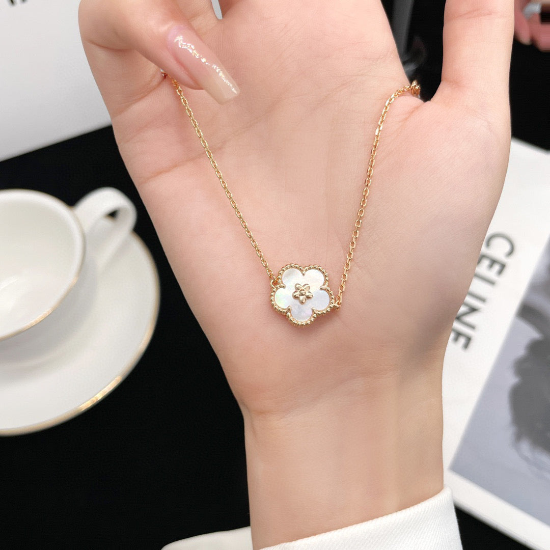 Mysitc LUCKY WHITE MOP PLUM BLOSSOM NECKLACE