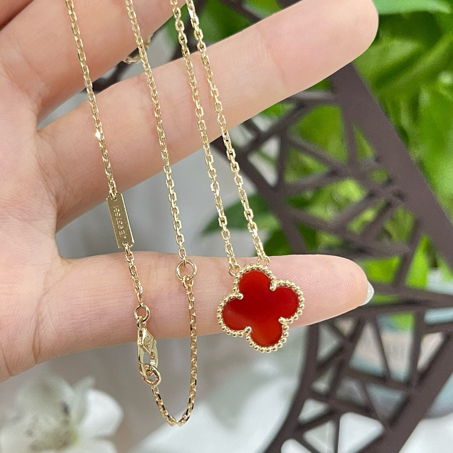 Mysitc CLOVER 15MM CARNELIAN SINGLE FLOWER NECKLACE