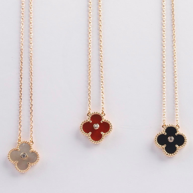 Mysitc CLOVER 15MM DIAMOND CARNELIAN NECKLACE