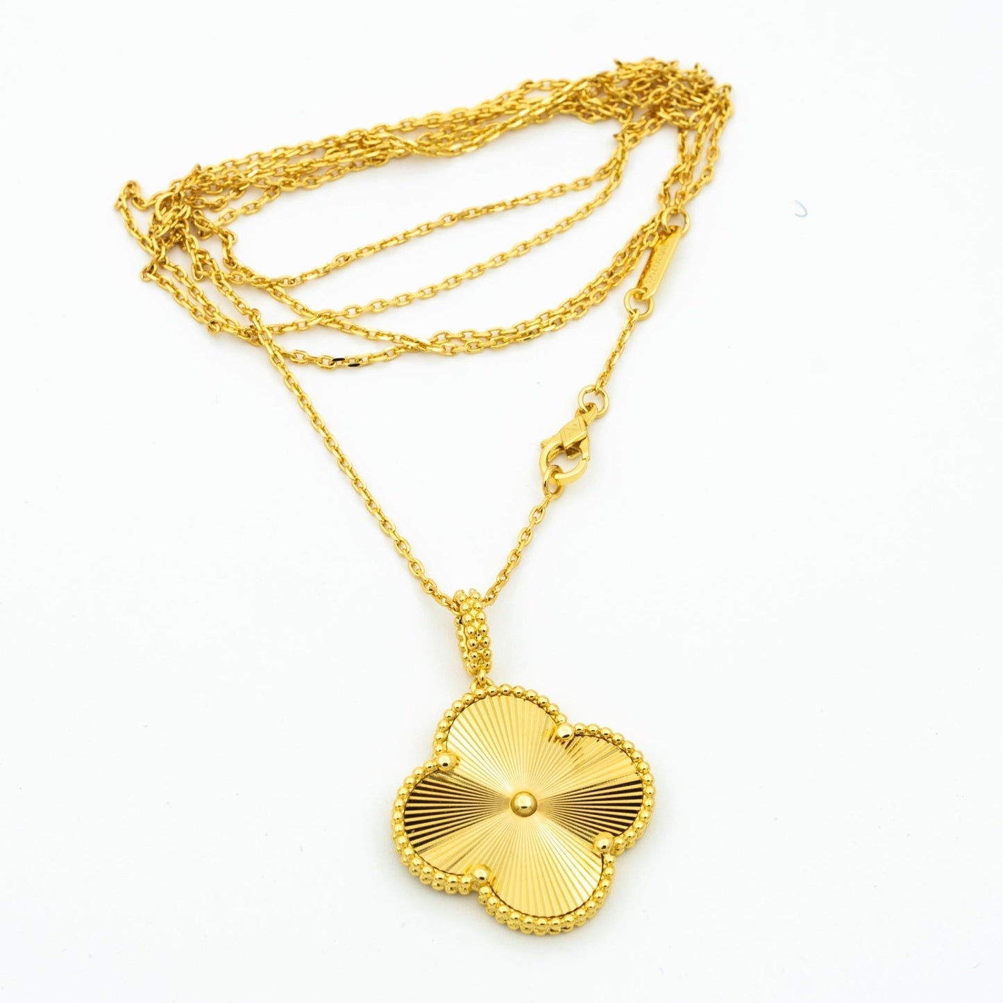 Mysitc CLOVER 25MM PEDANT NECKLACE GOLD