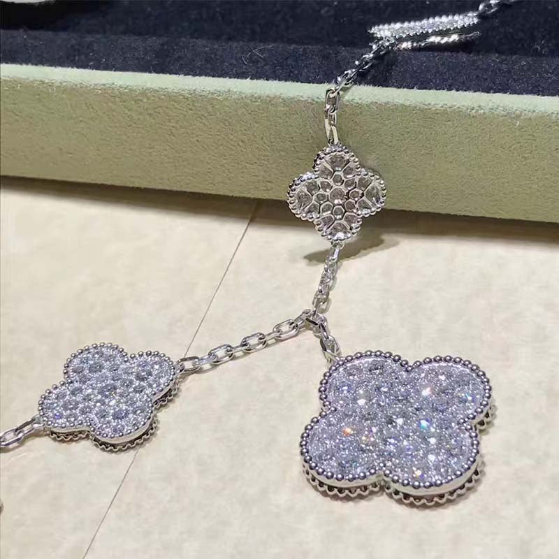 Mysitc CLOVER 6 MOTIFS SILVER DIAMOND BRACELET