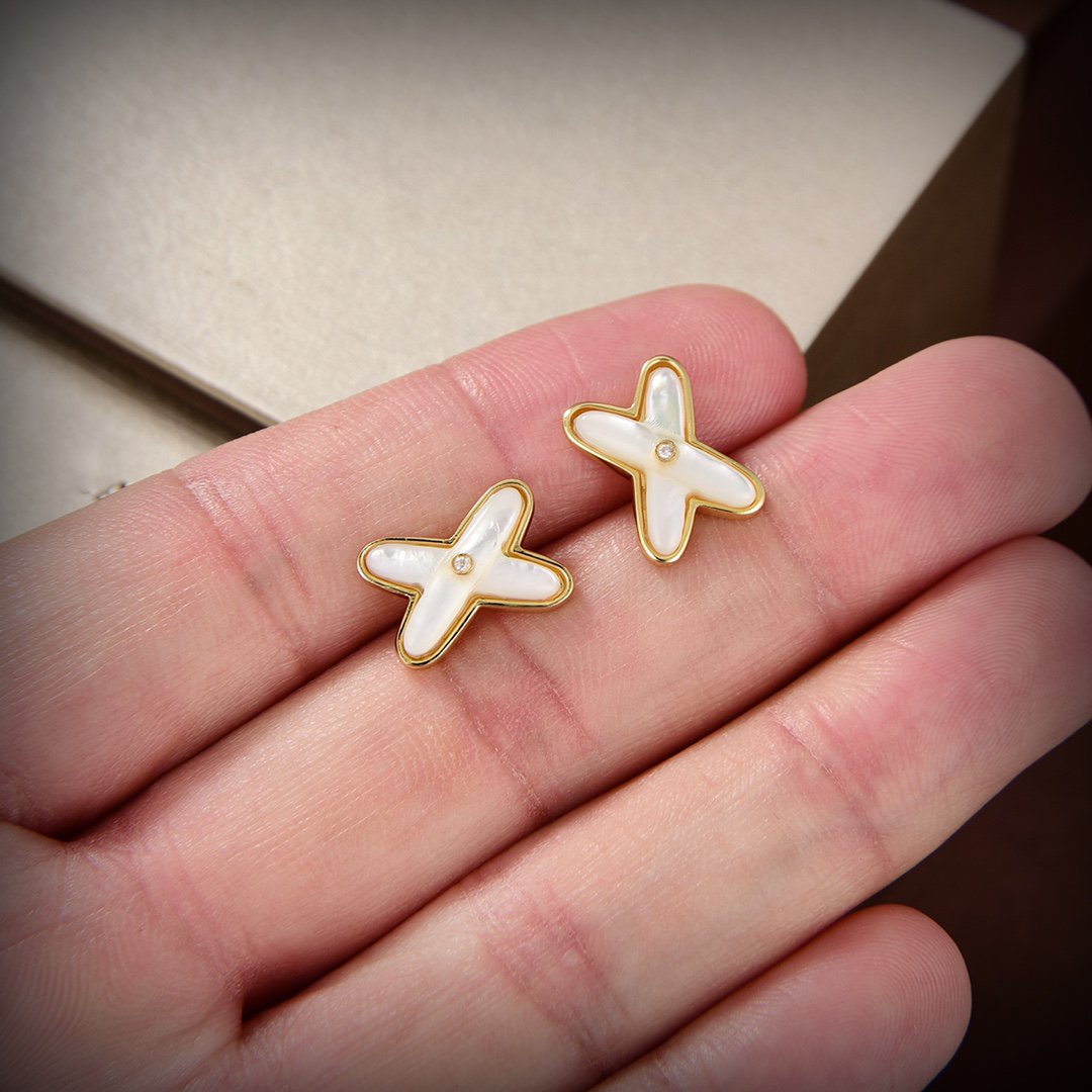 Mysitc JEUX DE WHITE MOP GOLD DIAMOND EARRINGS