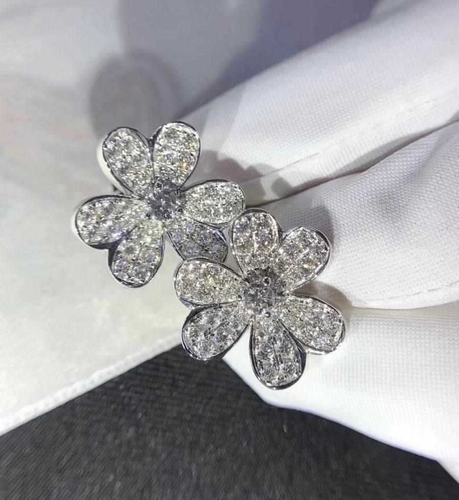 Mysitc FRIVOLE SILVER FLOWER DIAMOND EARRINGS