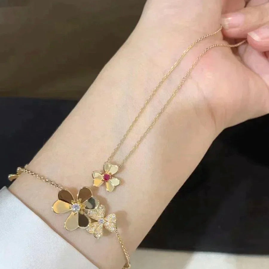 Mysitc FRIVOLE GOLD FLOWER NECKLACE