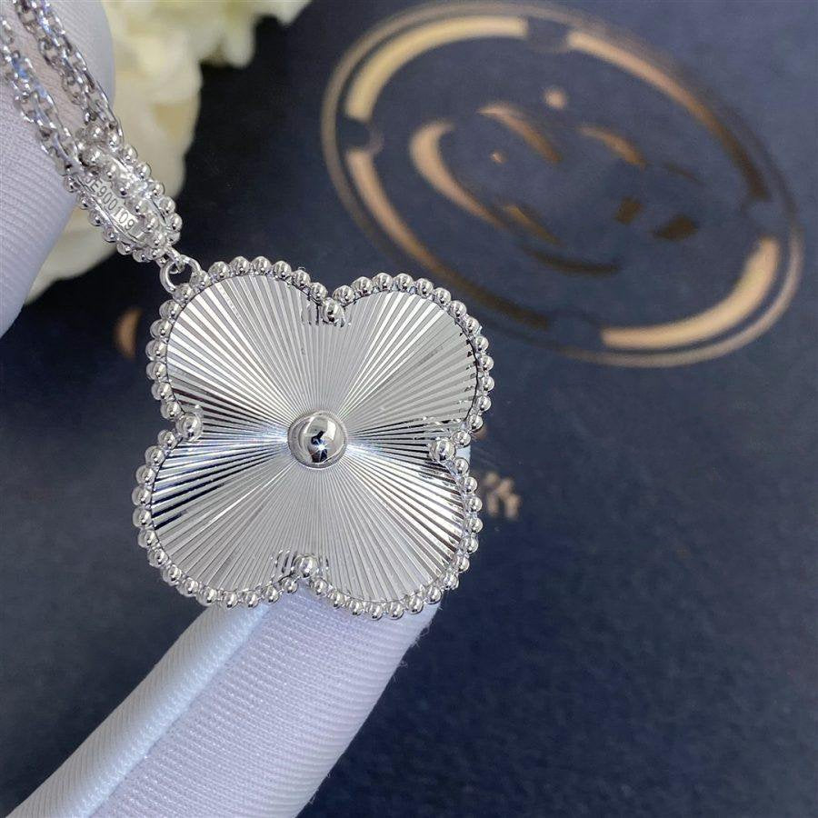 Mysitc CLOVER 25MM SILVER BIG CLOVER NECKLACE