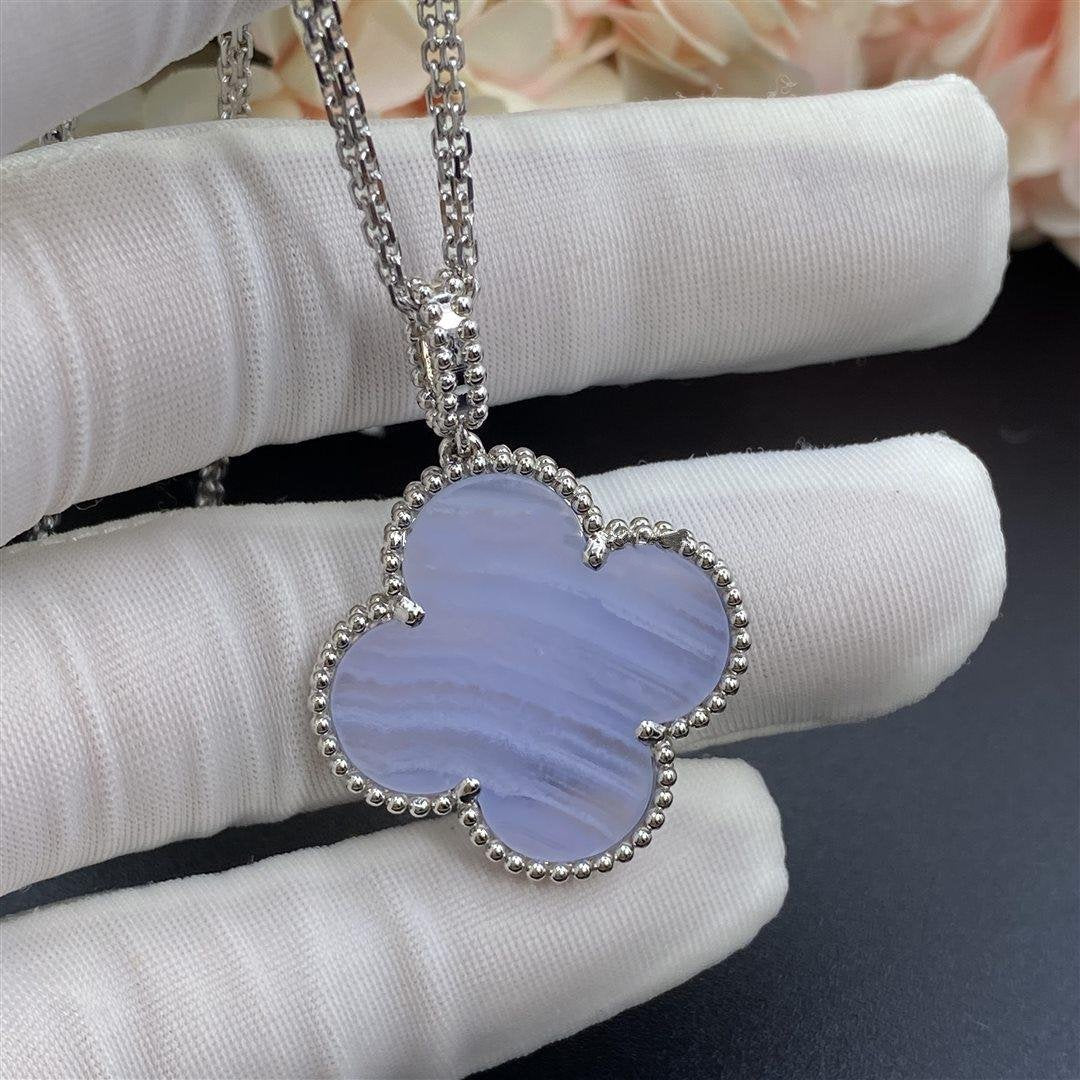Mysitc CLOVER SILVER CHALCEDONY BIG CLOVER NECKLACE