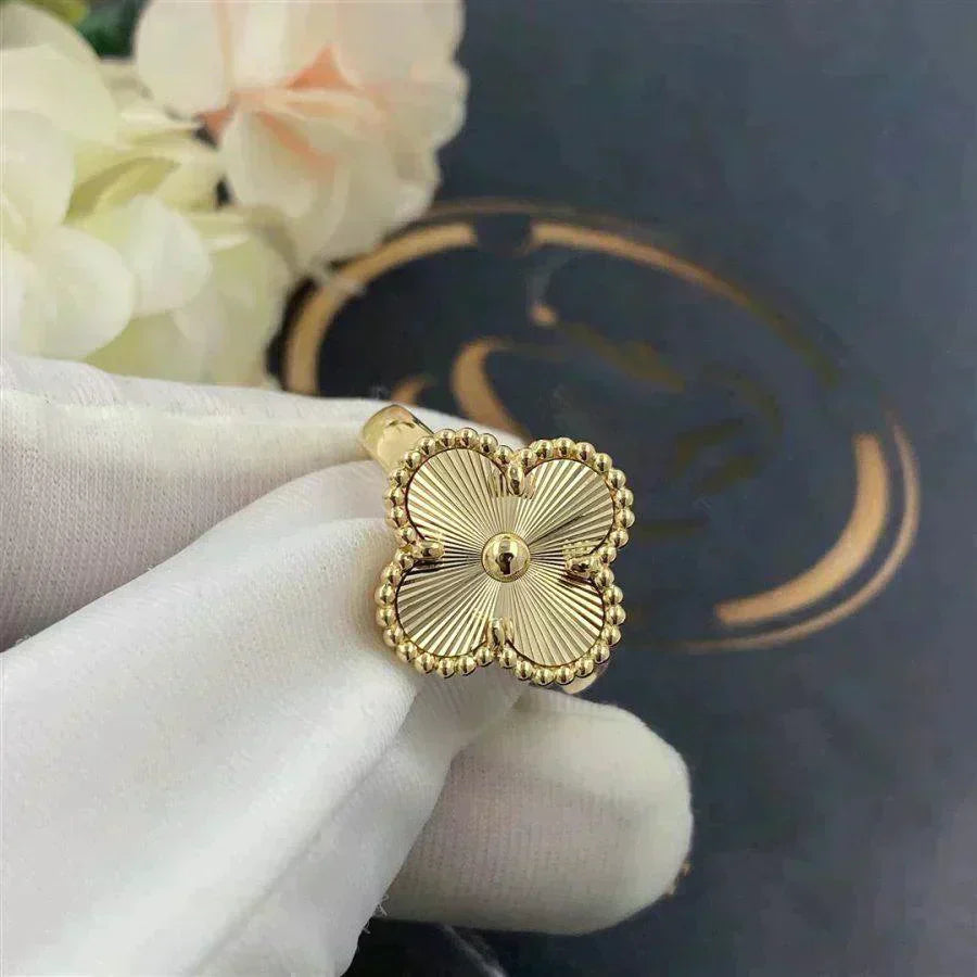 Mysitc CLOVER GOLD RING
