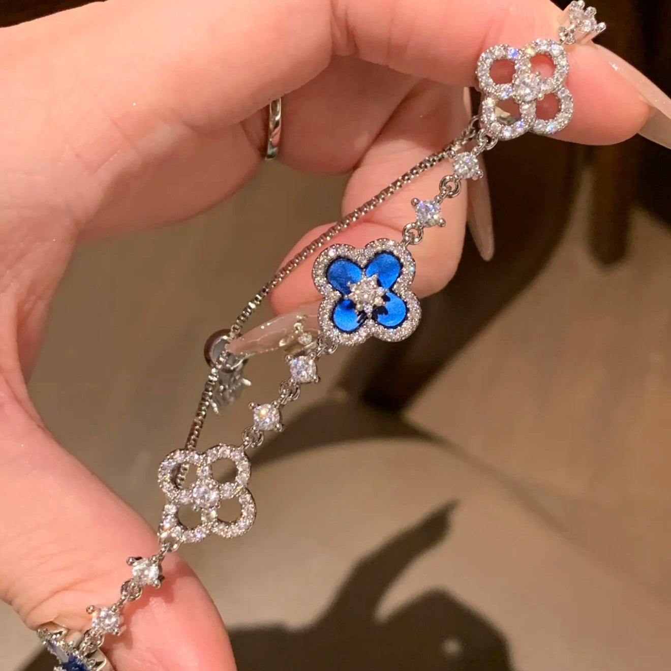 Mysitc CLOVER 5 MOTIF PINK BLUE RED WHITE BRACELET