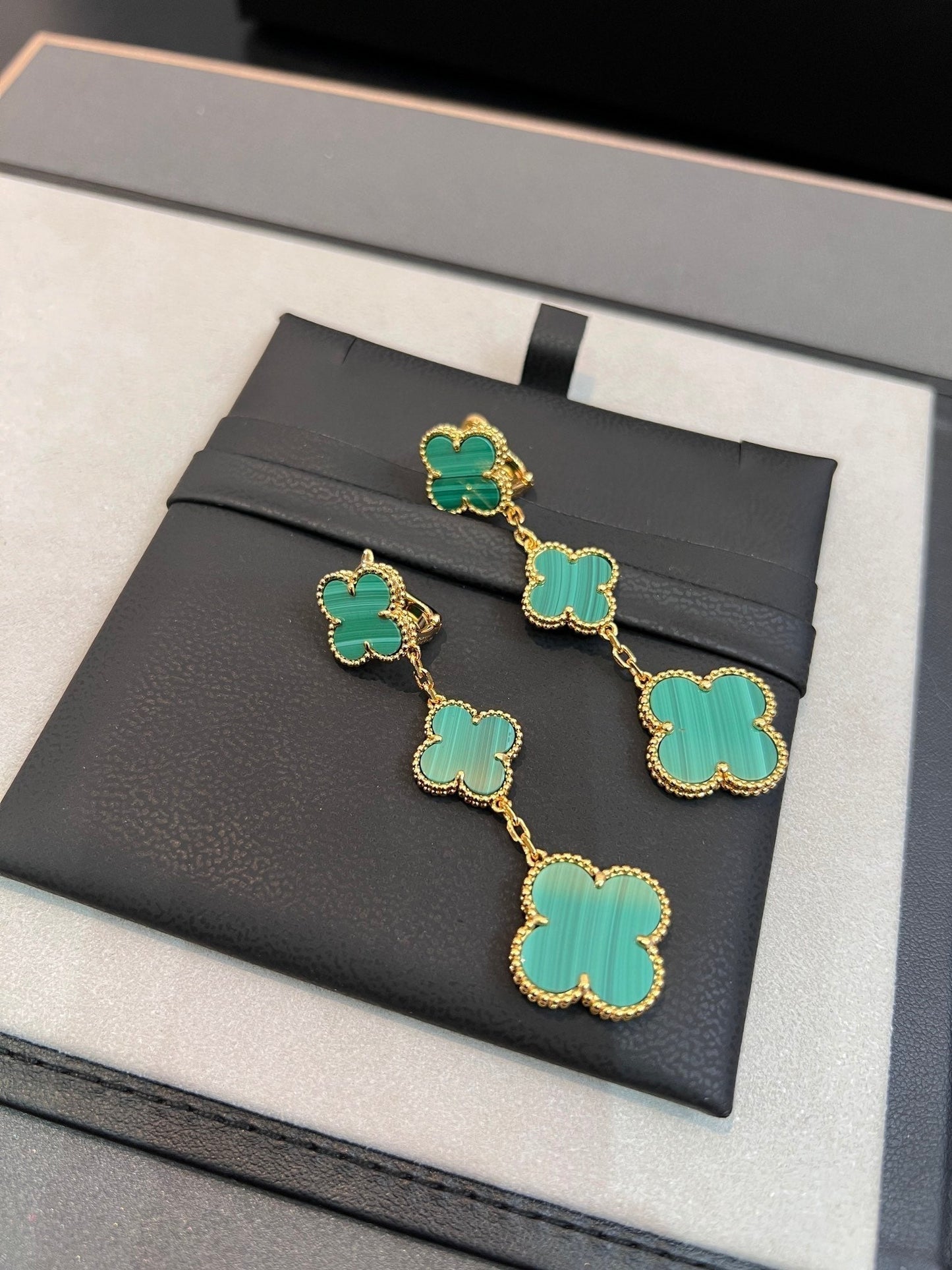 [Mystic]CLOVER MALACHITE 3 MOTIFS GOLD