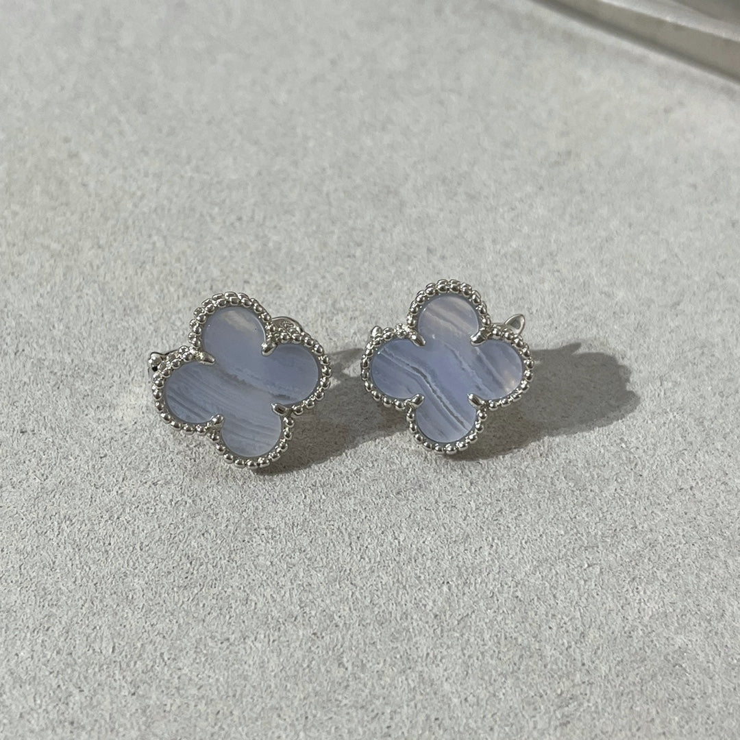 [Mystic]CLOVER CHALCEDONY SILVER STUD EARRINGS