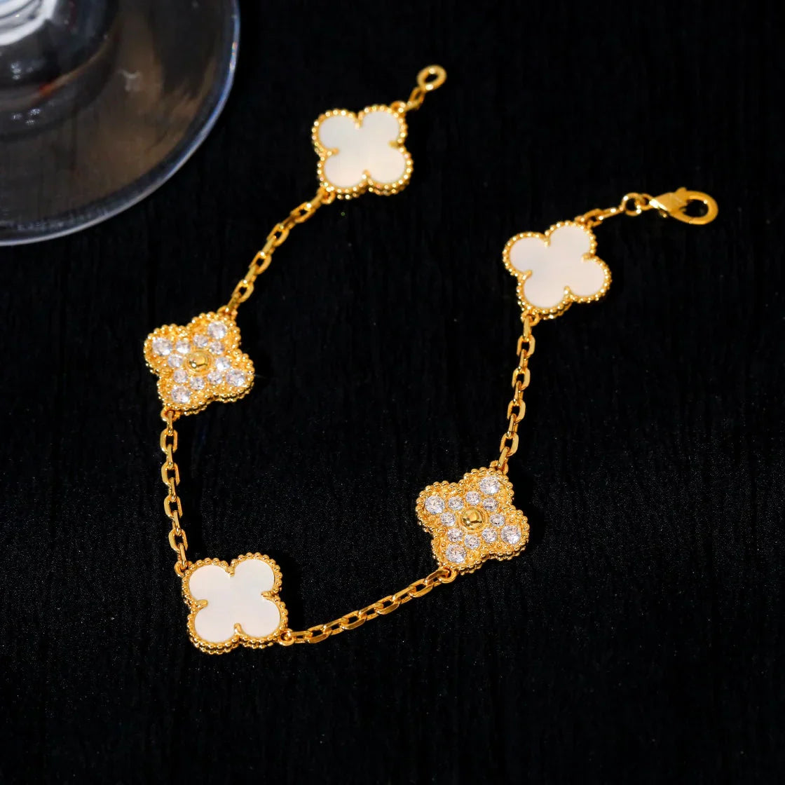 [Mystic]CLOVER WHITE PEARL MOP 5 MOTIF BRACELET COLLECTION