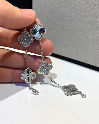 [Mystic] CLOVER 5 MOTIF LASER BRACELET COLLECTION