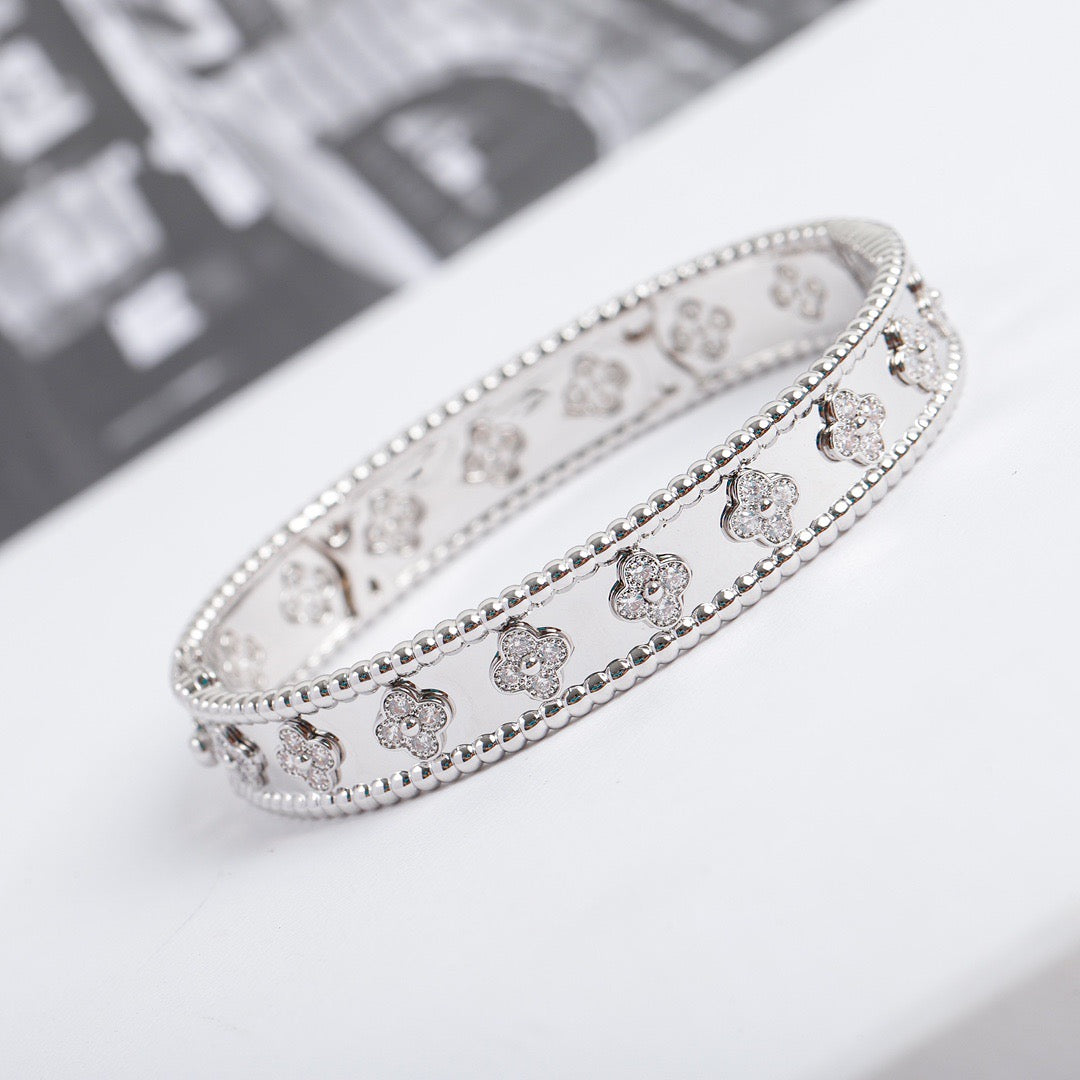 Mysitc CLOVER BRACELET 8MM DIAMONDS