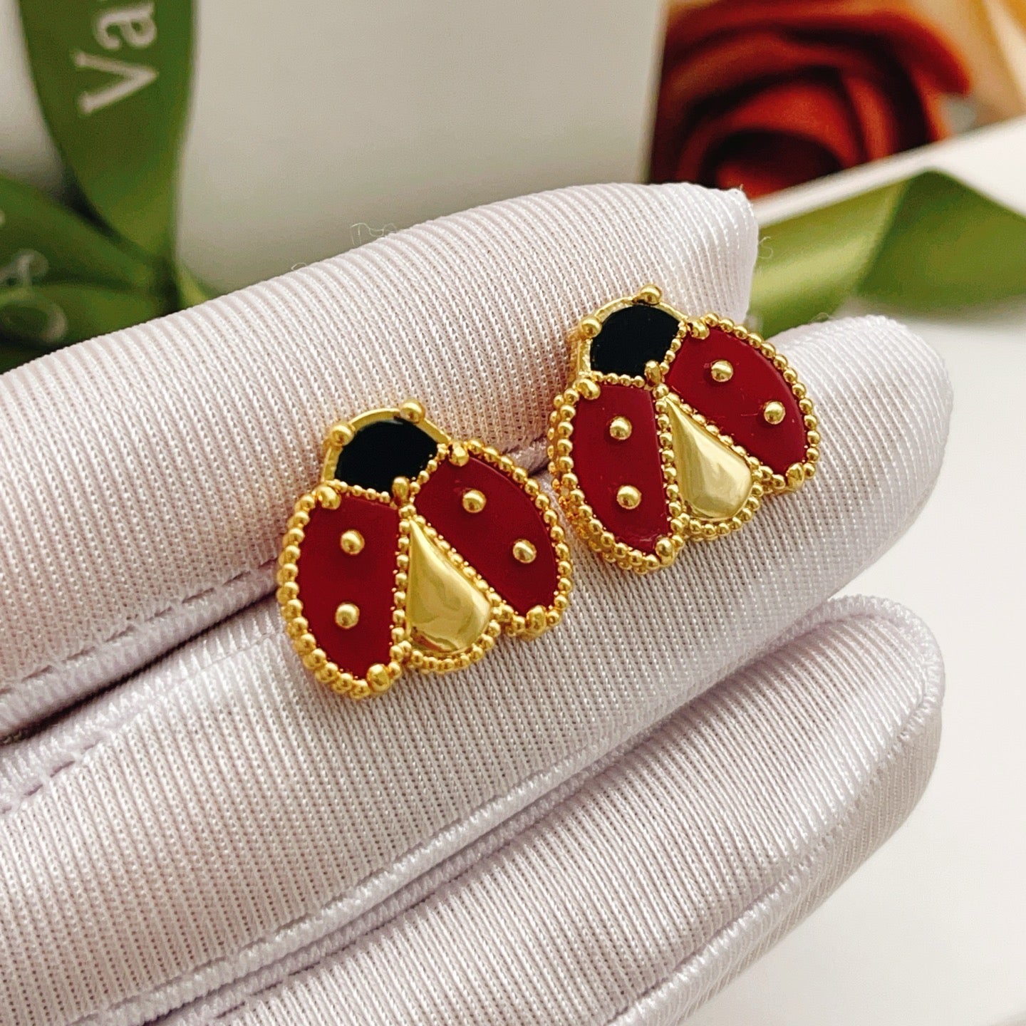 Mysitc LUCKY LADYBUG EARRINGS