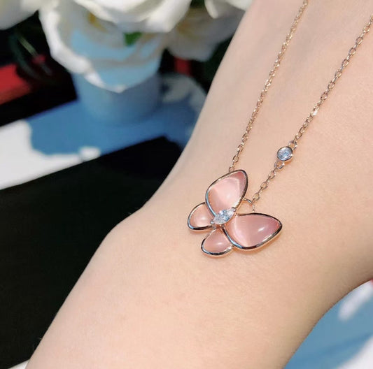 [Mysitc ] BUTTERFLY PINK MOTHER-OF-PEARL DIAMOND NECKLACE