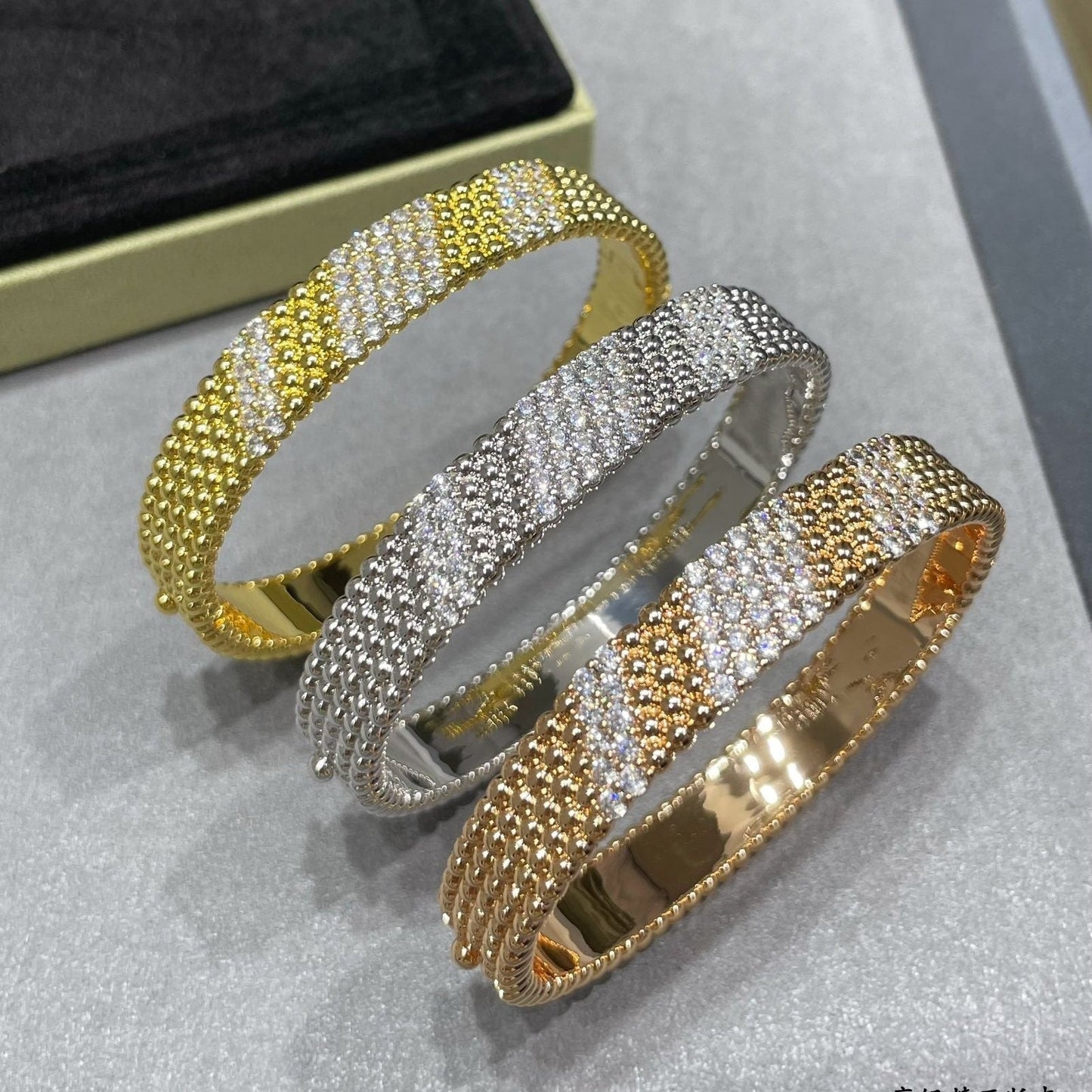[Mysitc ]  PERLEE DIAMOND BRACELET ,5-ROW DIAMOND-SET DESIGN
