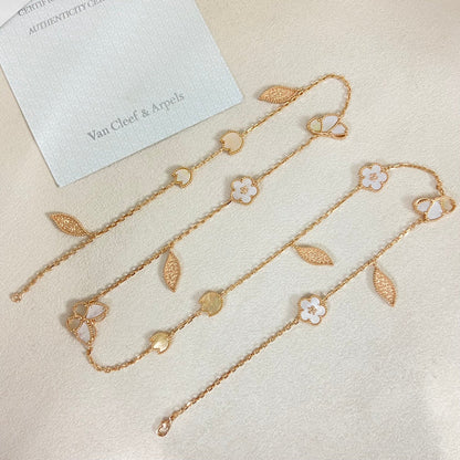 [Mystic] 26 NEW CLOVER LUCKY LIGHT YELLOW AND WHITE SET