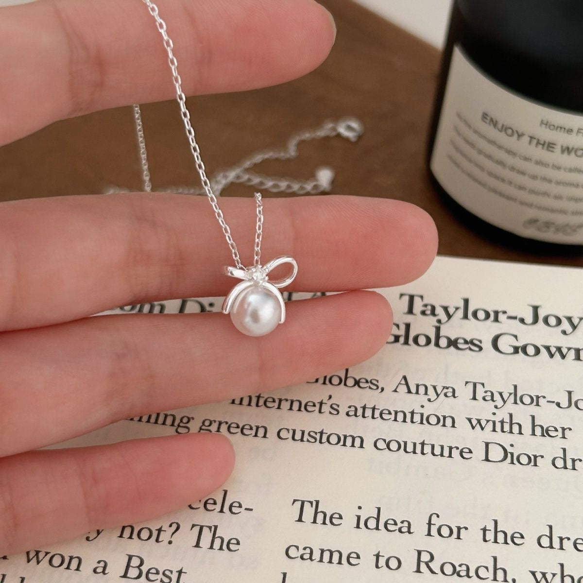 Elegant Minimalist Bow Freshwater Pearl Clavicle Necklace