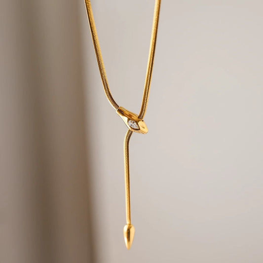 Niche Luxury Women’s Gold Snake Clavicle Chain, Zircon Snake Head Design, High-End Texture
