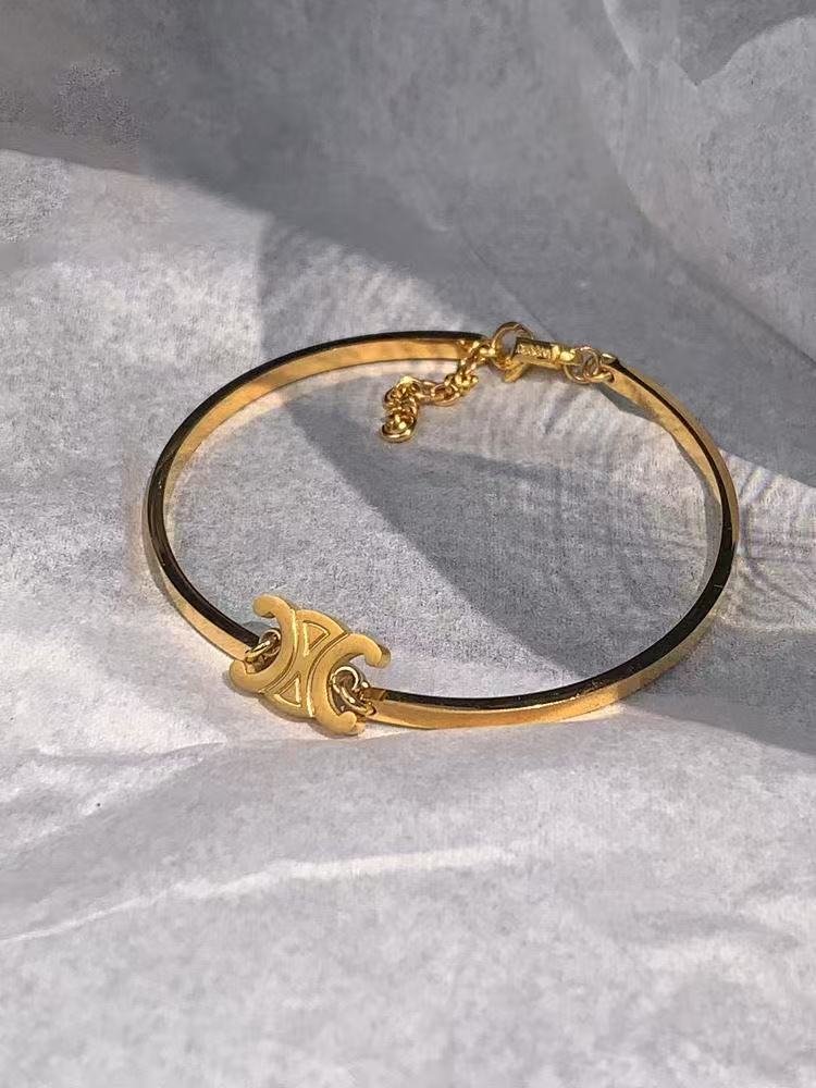 Arc de Triomphe Gold Vintage Bracelet