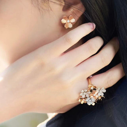 Mysitc FRIVOLE MINI FLOWER EARRINGS
