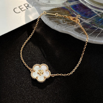 [Mystic]LUCKY WHITE MOP PLUM BLOSSOM  BRACELET