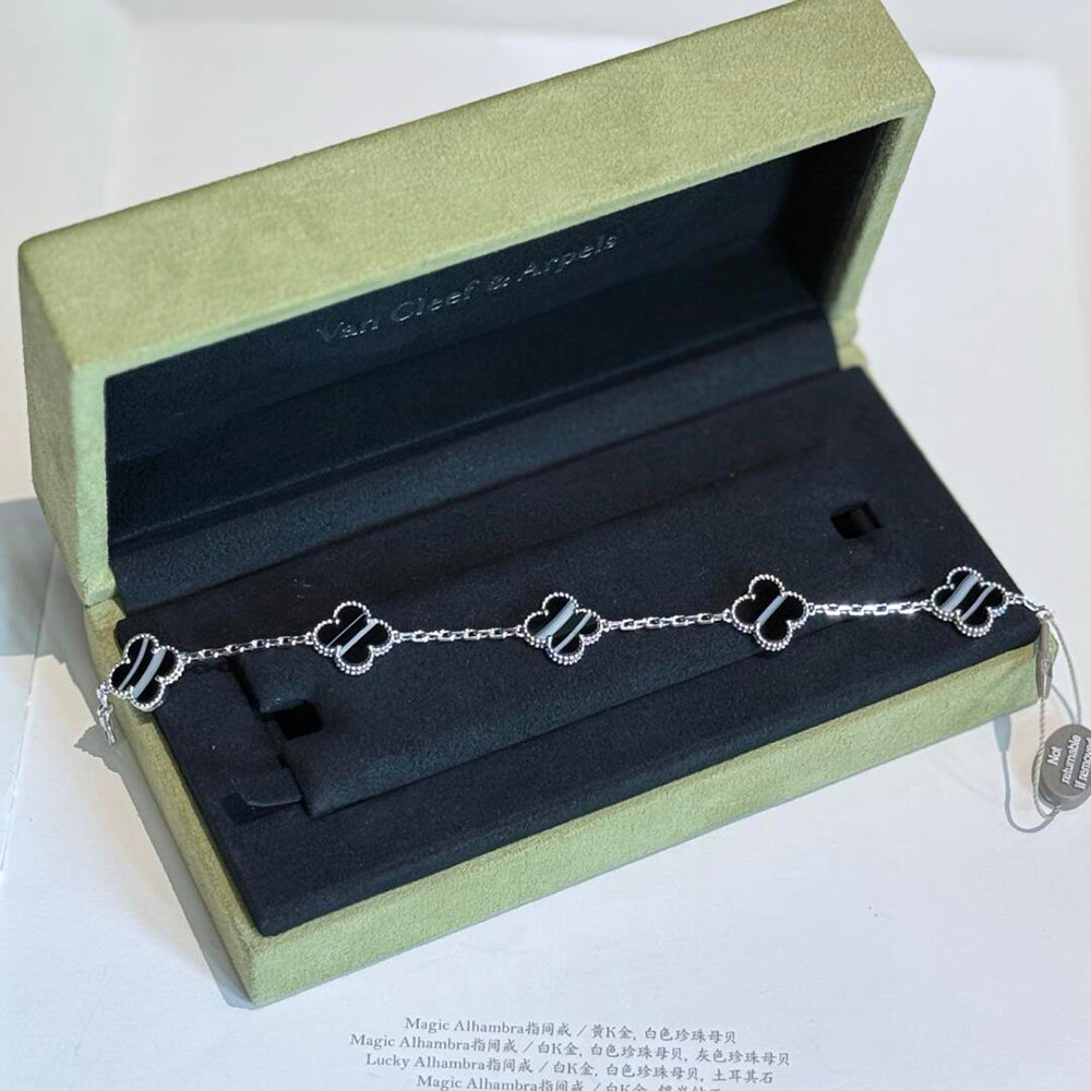 Mysitc CLOVER 5 MOTIF VEINED ONYX BRACELET SILVER
