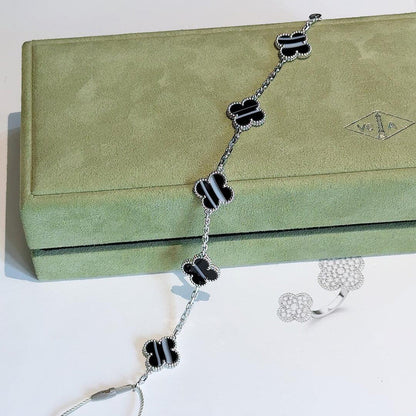 Mysitc CLOVER 5 MOTIF VEINED ONYX BRACELET SILVER