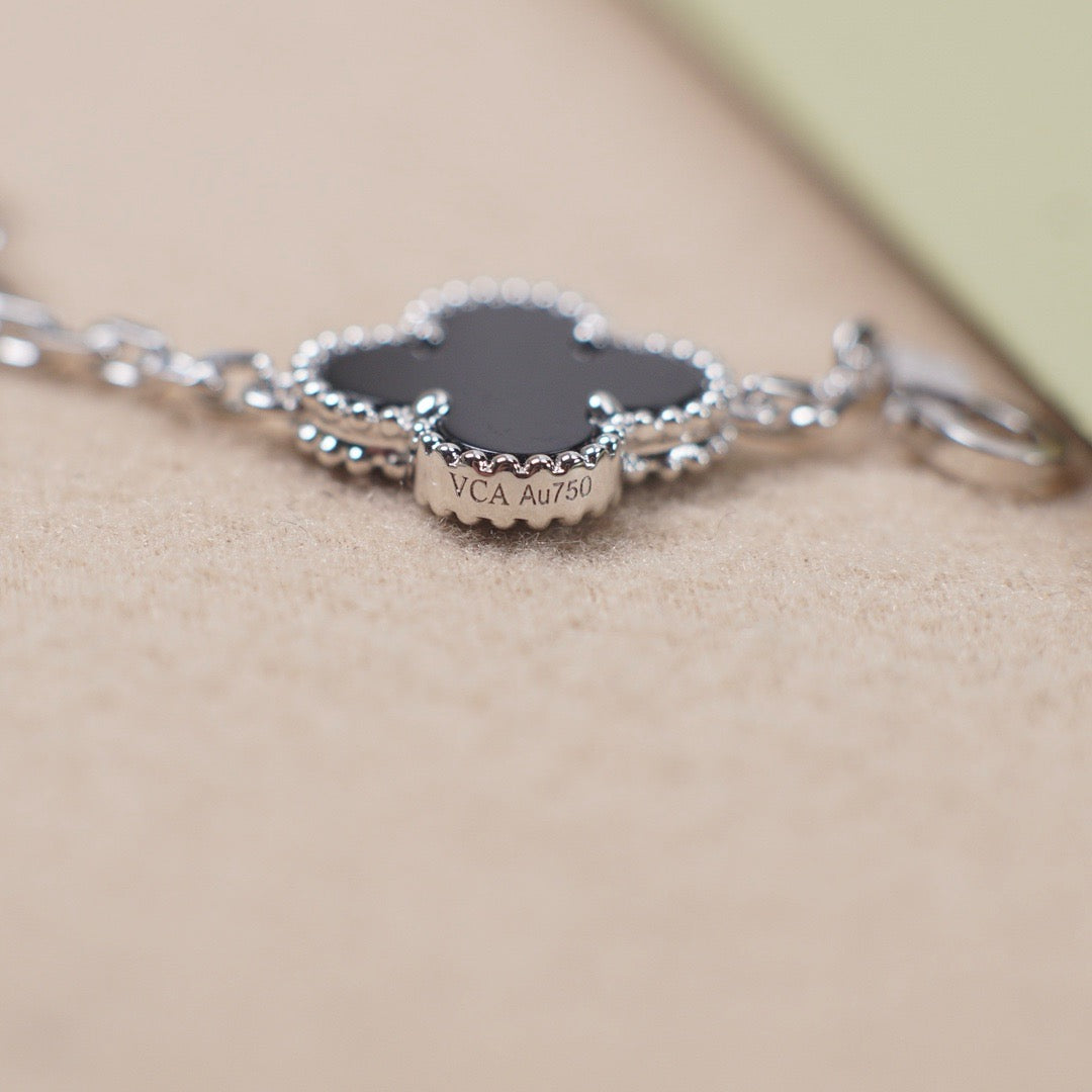 [Mystic] CLOVER 5 MOTIF ONYXS BRACELET COLLECTION