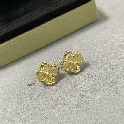 Mysitc CLOVER MEDIUM STUD EARRINGS